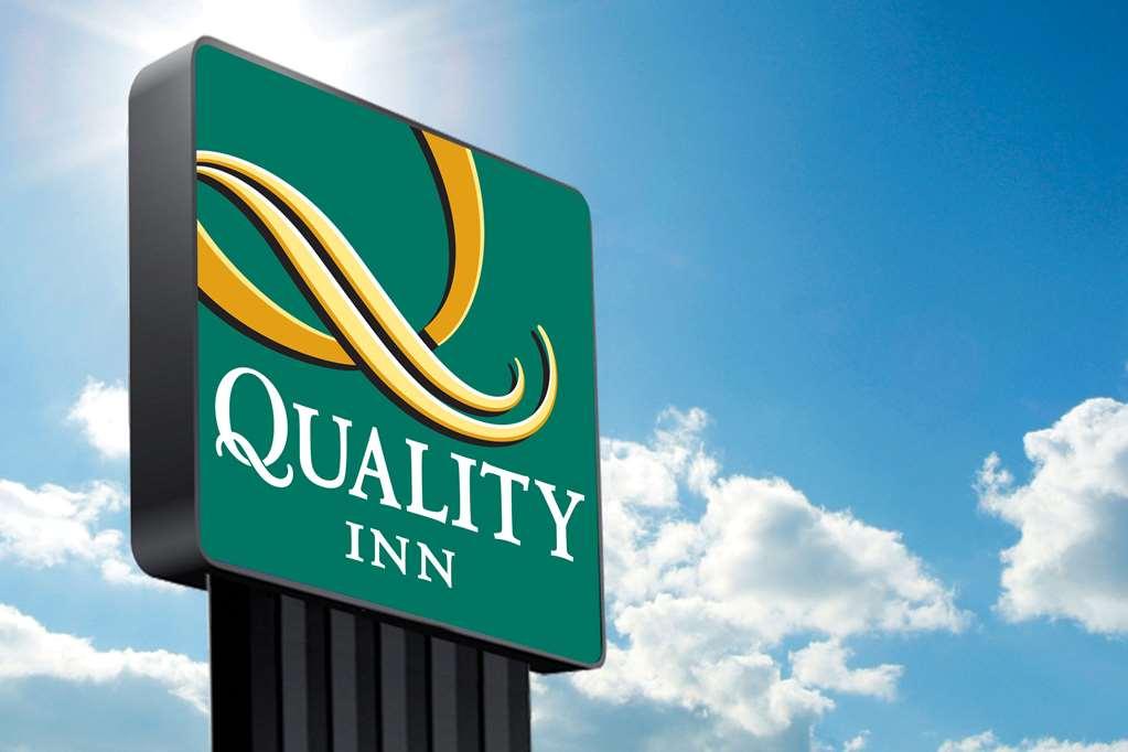 Quality Inn Queens นิวยอร์ก ภายนอก รูปภาพ